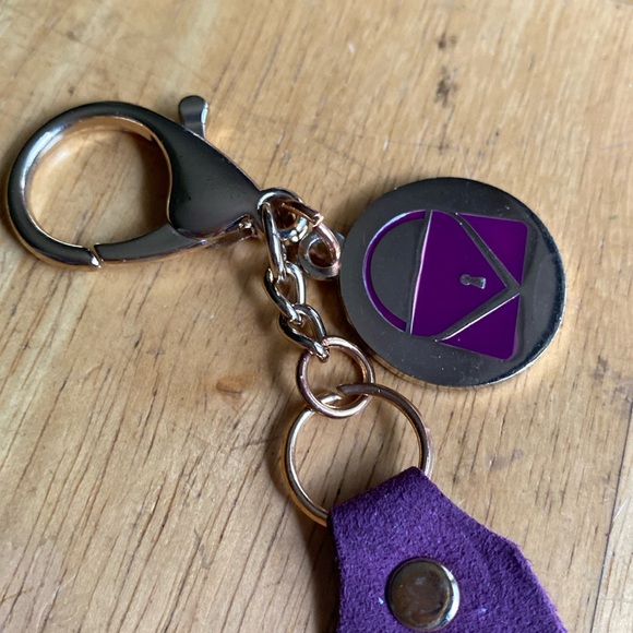 Purple Purse bag charm in great condition - Picture 2 of 4